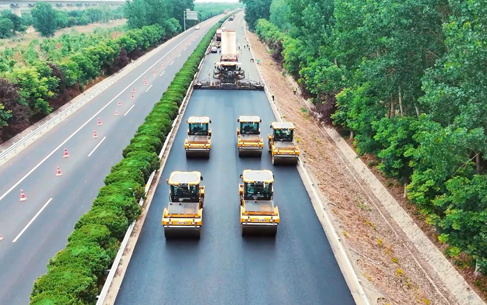 徐工數(shù)字化智能集群——連霍高速養(yǎng)護(hù)工程顯實(shí)力！