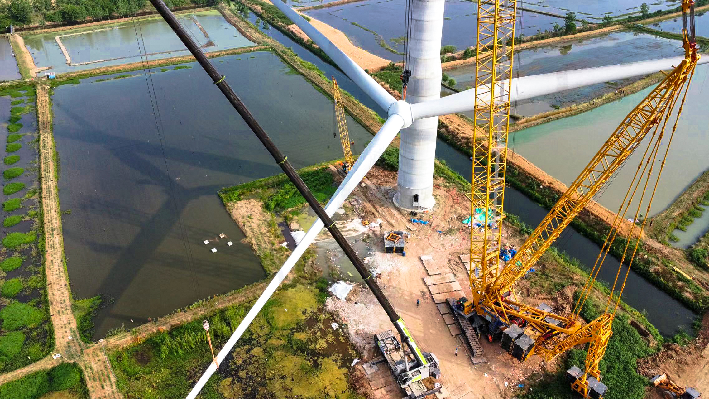 【全球之履】阜陽站！XLC17000助力160米風(fēng)機(jī)安裝~