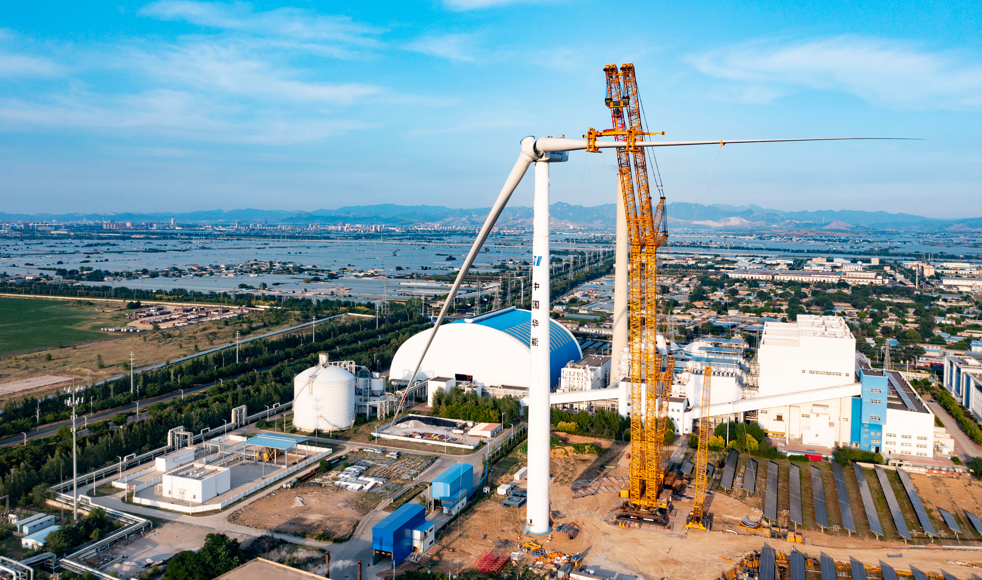 4000噸級(jí)履帶起重機(jī)海上風(fēng)電首秀！徐工新成就達(dá)成（√）