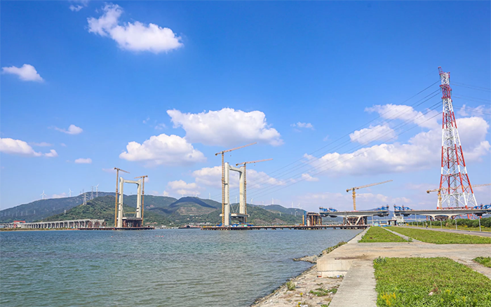 “牽手”群島！徐工塔機助力世界級跨海連島工程刷新“進度條”