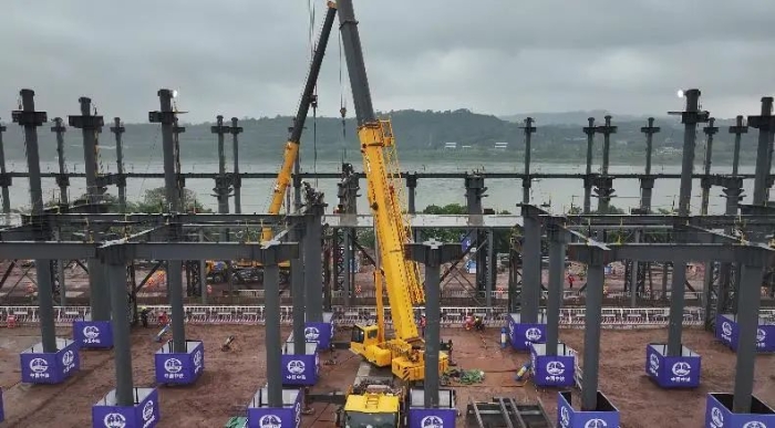 這把高端局！徐工G2起重機(jī)助力成渝鐵路改造！