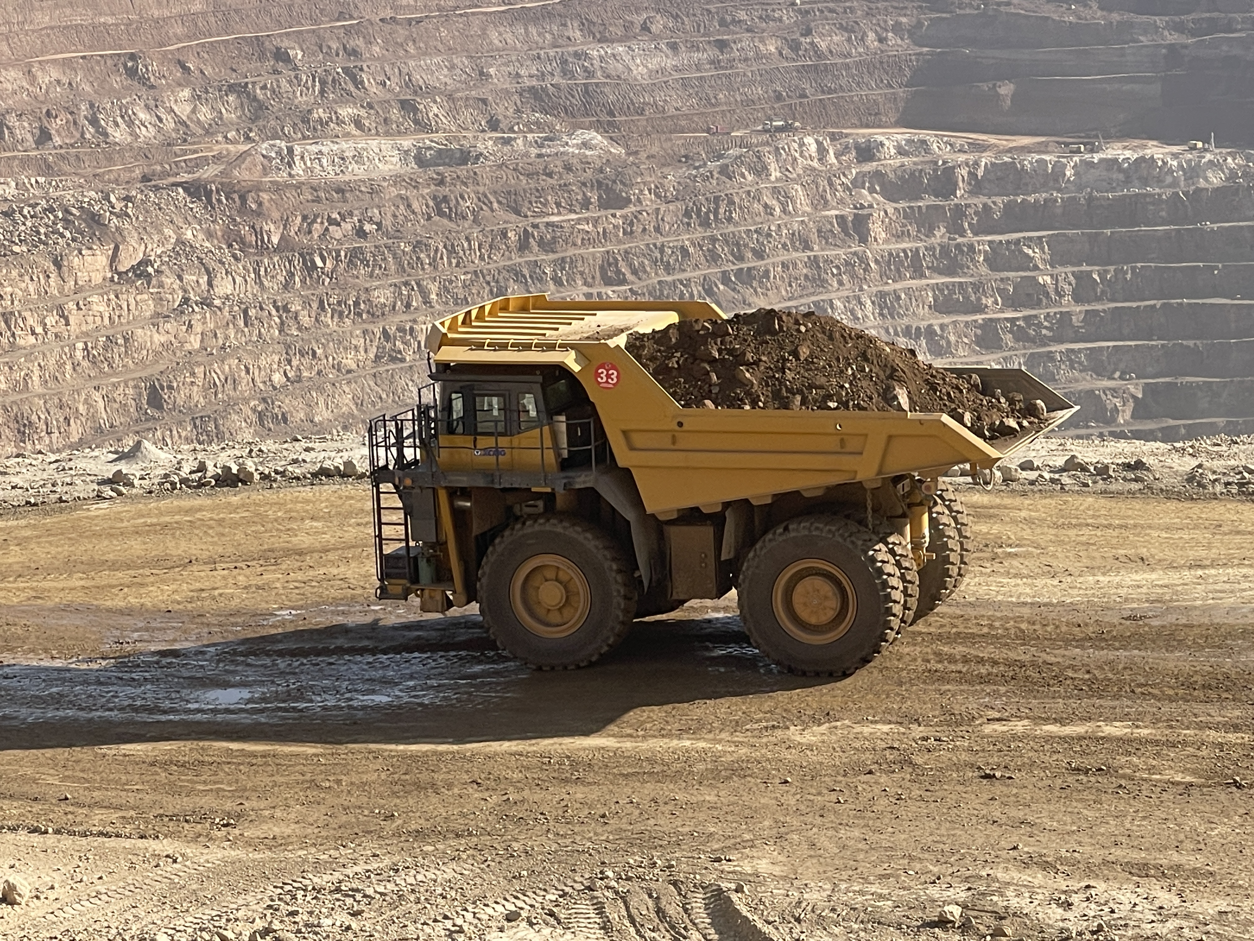 徐工XDE130雙橋剛性礦車(chē)效能非凡！