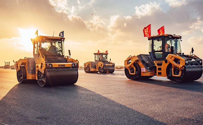 XD135T 壓路機(jī)：油面施工，智慧先行