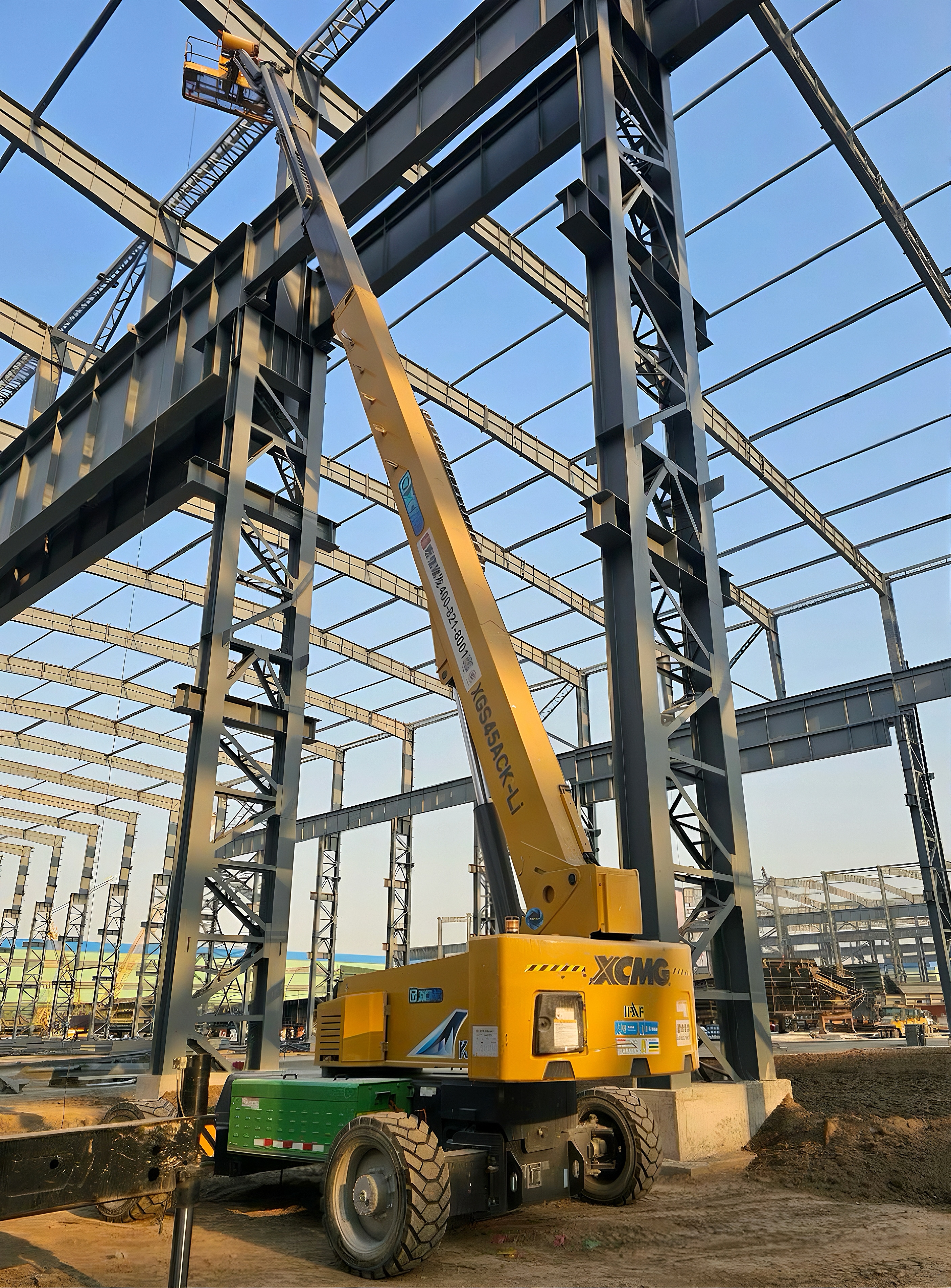 直沖云霄！徐工電動(dòng)“擎天柱”助力江蘇新時(shí)代造船車(chē)間“智”造升級(jí)