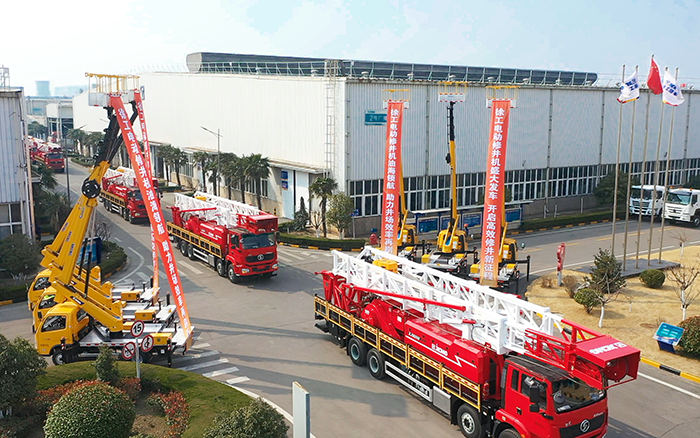 綠色修井效率再刷新，徐工電動修井機批量發(fā)車