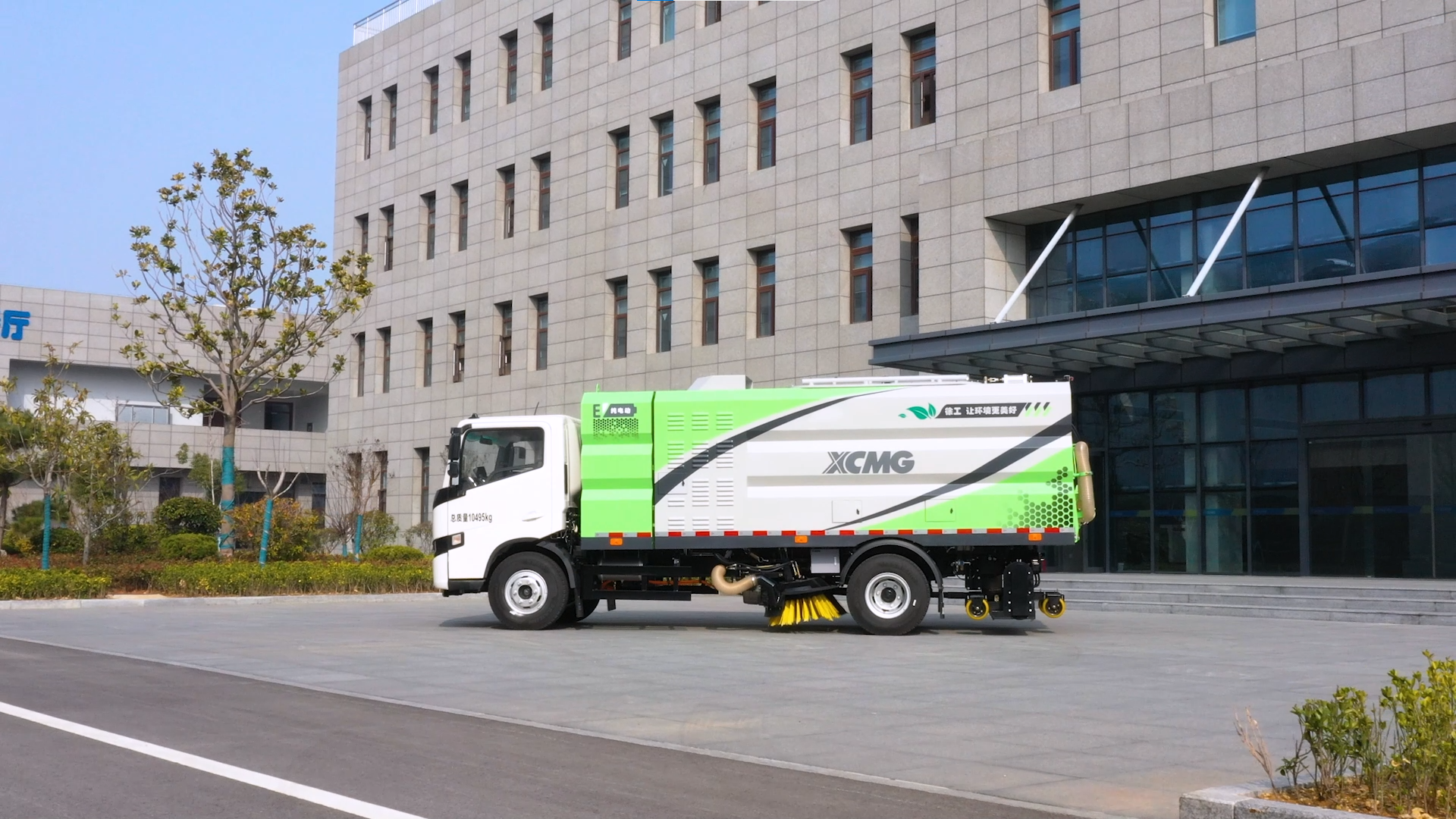 【新品搶先看】無懼灰塵挑戰(zhàn)，徐工干濕兩用吸塵車強勢來襲！