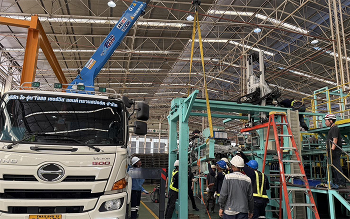 隨車(chē)吊界 “卷王” 現(xiàn)身東南亞廠房，一機(jī)頂十臺(tái)