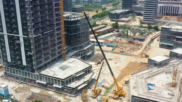 零失誤拿下！徐工G2代XCA200G8-1盲區(qū)作業(yè)，精準(zhǔn)拆除40米塔吊