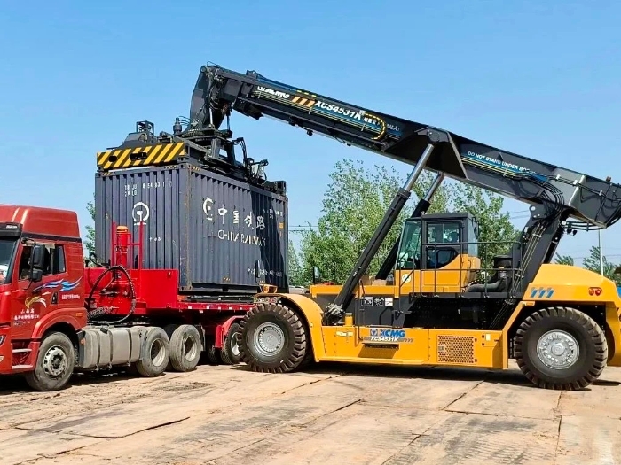 高效正面吊——散裝物料裝卸、輸送解決方案專家！