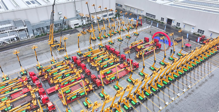 徐工億元高空作業(yè)平臺(tái)訂單批量發(fā)車(chē)