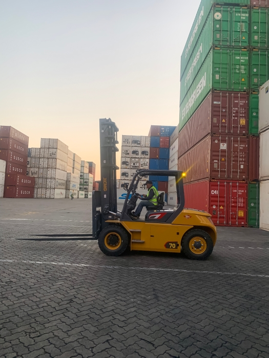 徐工叉車批量進(jìn)駐廈門港，一站式解決方案賦能港口物流新升級