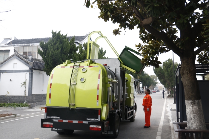 零碳收運(yùn)、高效閉環(huán) | 徐工純電動(dòng)餐廚垃圾車助力賈汪潘安湖綠色環(huán)衛(wèi)升級(jí)