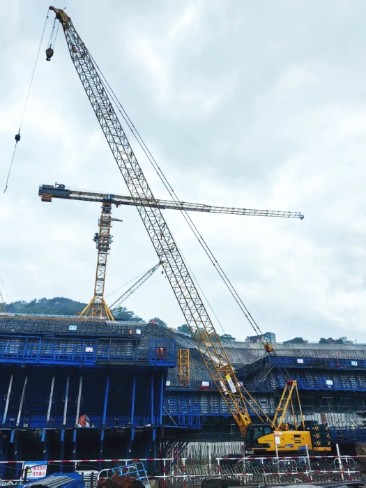 方寸之地擎千鈞！XGC110A鋼筋森林上演“精準(zhǔn)穿針”