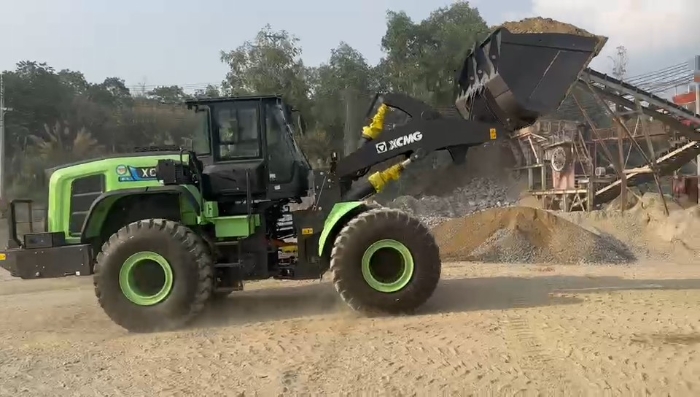 徐工純電動裝載機助力越南砂石料場，開啟綠色施工新紀元