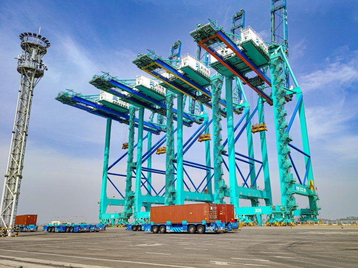 百臺集群，百萬箱量！徐工AGV打造智慧港口“中國標桿”