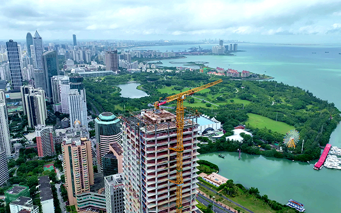 海闊憑“塔”躍 | 徐工塔機(jī)助建海口中海國(guó)際中心