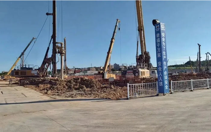 粘土 + 花崗巖地層 “攔路虎”？徐工 XR320E 旋挖鉆機(jī)高效破解助廈門(mén)軌交