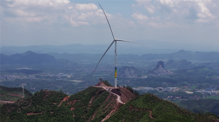 直面復(fù)雜工況，風(fēng)電吊裝豈可一招通用？徐工以全場(chǎng)景定制化方案，交出精準(zhǔn)答卷