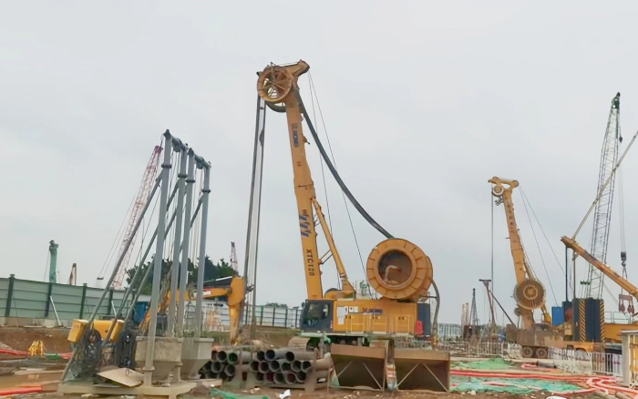 徐工 XTC120 雙輪銑，攻克機場隧道復(fù)雜地質(zhì)！