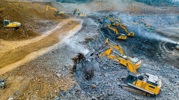 徐工金打出組合拳，硬巖場(chǎng)平施工效率倍增