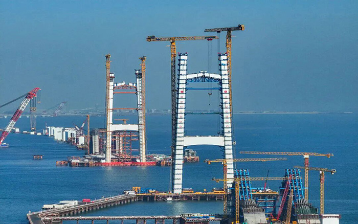 超級工程，徐工“雙塔”助力封頂！