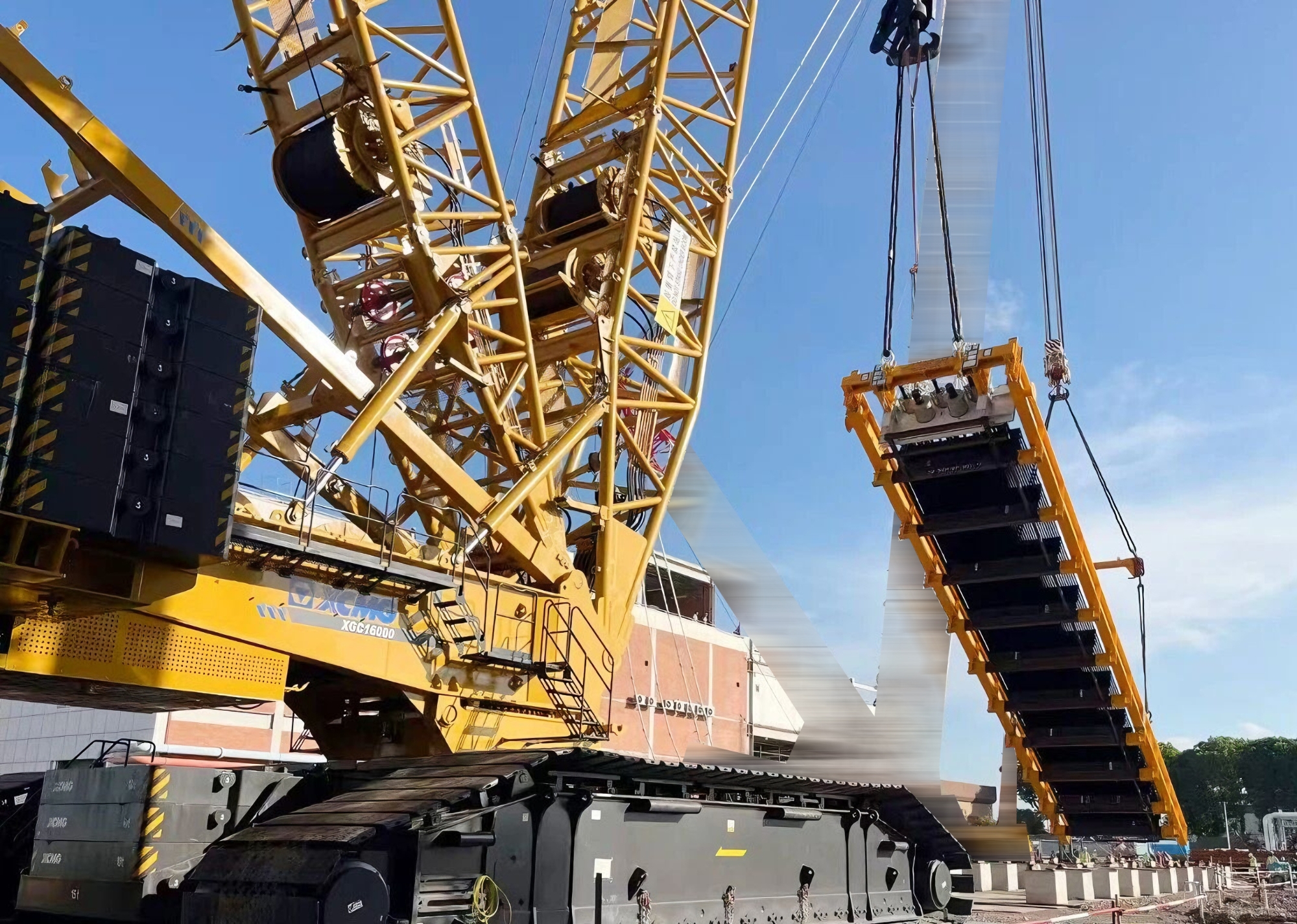 3300噸從從容容！XGC16000現(xiàn)身東南亞，完成海外高端市場(chǎng)嚴(yán)苛實(shí)測(cè)