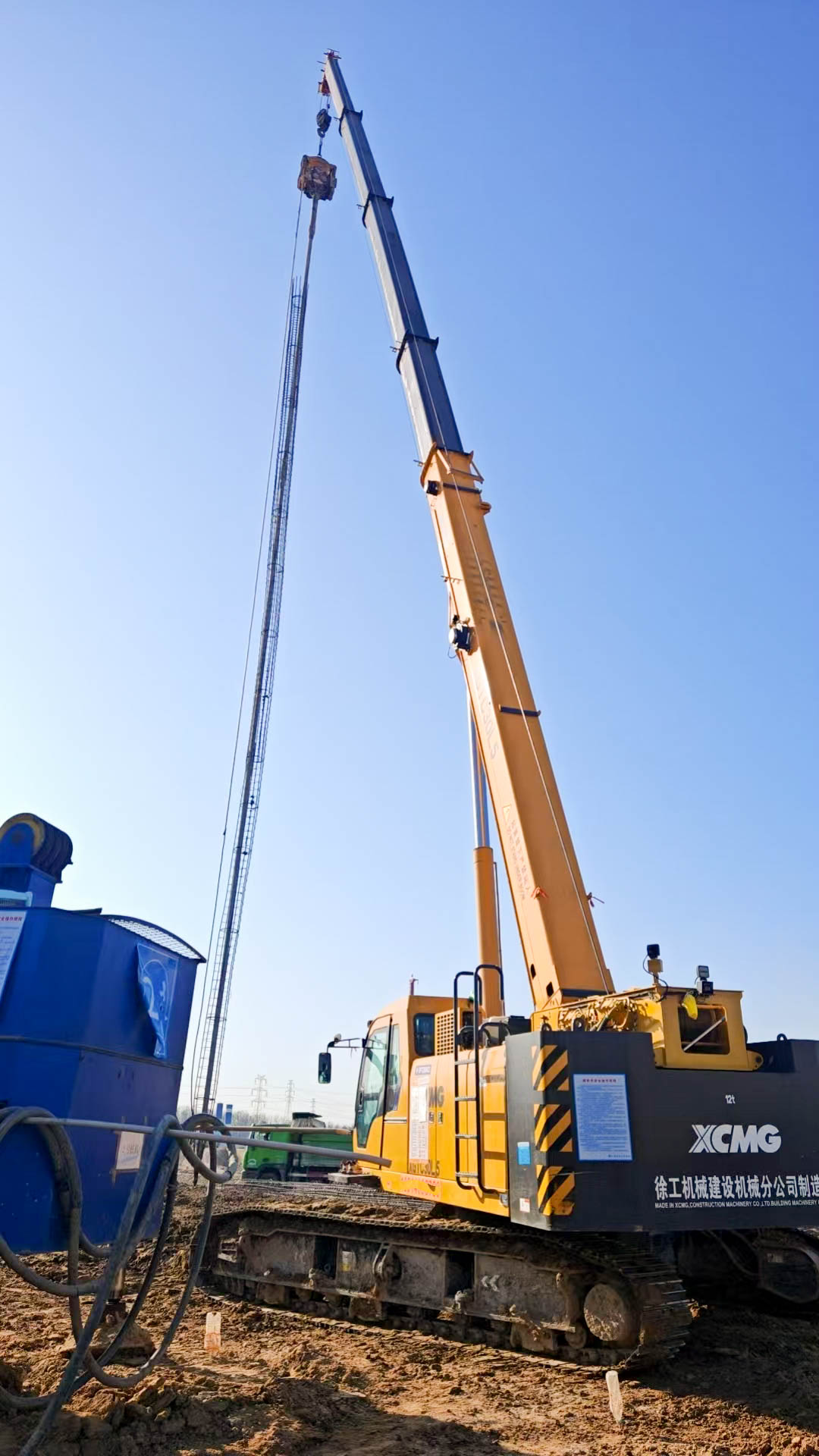 聽(tīng)說(shuō)工地來(lái)了個(gè)“巨能扛”？這波操作穩(wěn)了！XGTC30L5吊裝鋼筋籠現(xiàn)場(chǎng)紀(jì)實(shí)