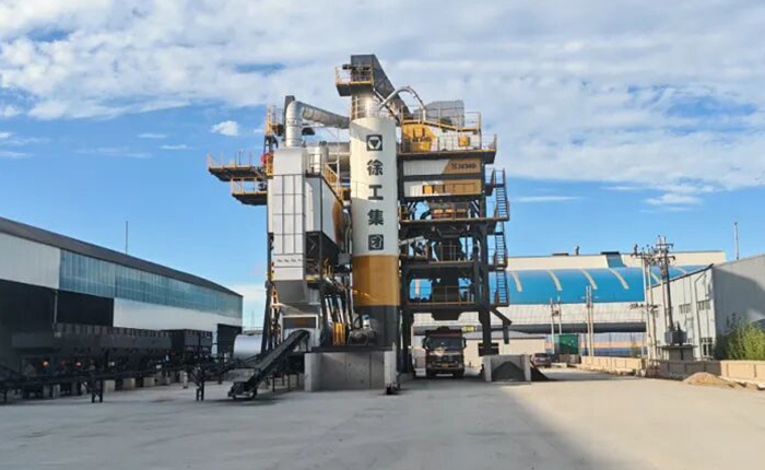 徐工道路養(yǎng)護(hù)明星產(chǎn)品亮相內(nèi)蒙，高效施工彰顯硬核實(shí)力！