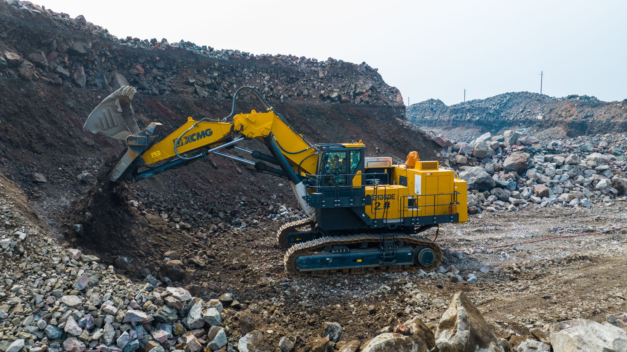 破局“硬巖+低碳”雙難題，徐工純電礦挖XE1350E贏得河北鐵礦客戶(hù)信賴(lài)