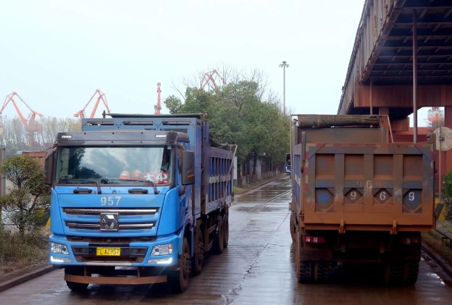 大港煥新！徐工新能源自卸車助力港口物流綠色轉型