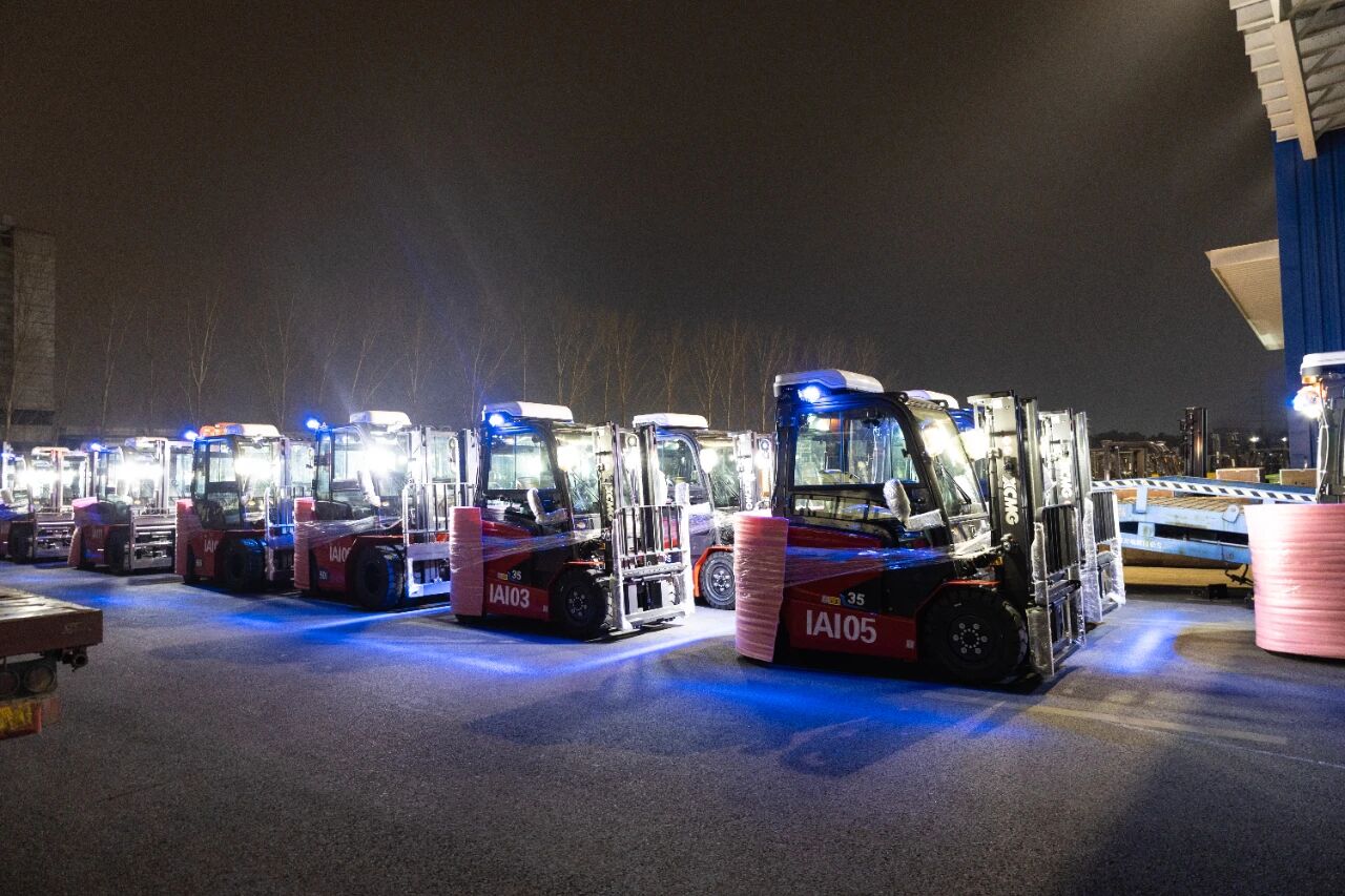 徐工高端定制叉車，場景化方案精準(zhǔn)適配印尼