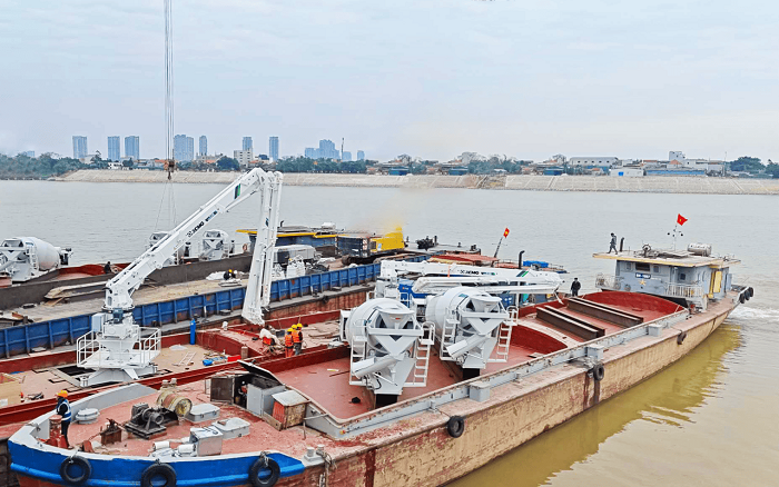 成套化船載設(shè)備批量發(fā)運越南