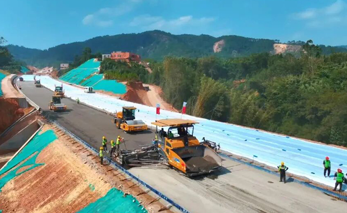 壓實(shí)跳出“憑經(jīng)驗(yàn)”，智能技術(shù)來 “把關(guān)”