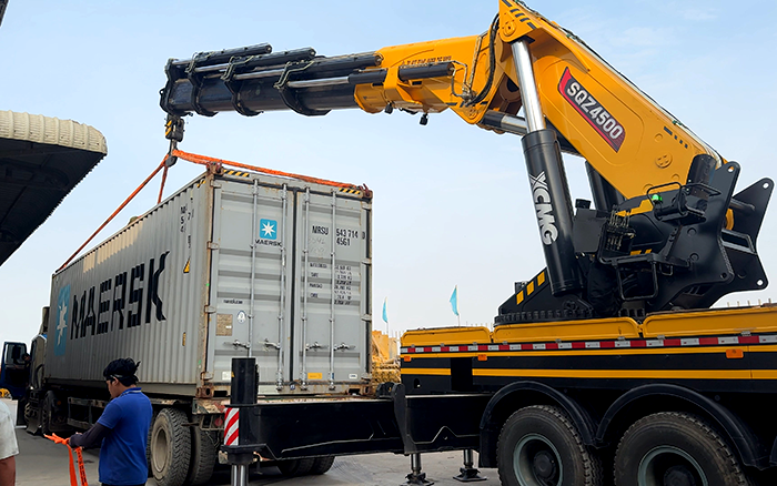 東南亞“轉(zhuǎn)運(yùn)王牌”！ 徐工SQZ4500C集裝箱作業(yè)穩(wěn)準(zhǔn)快