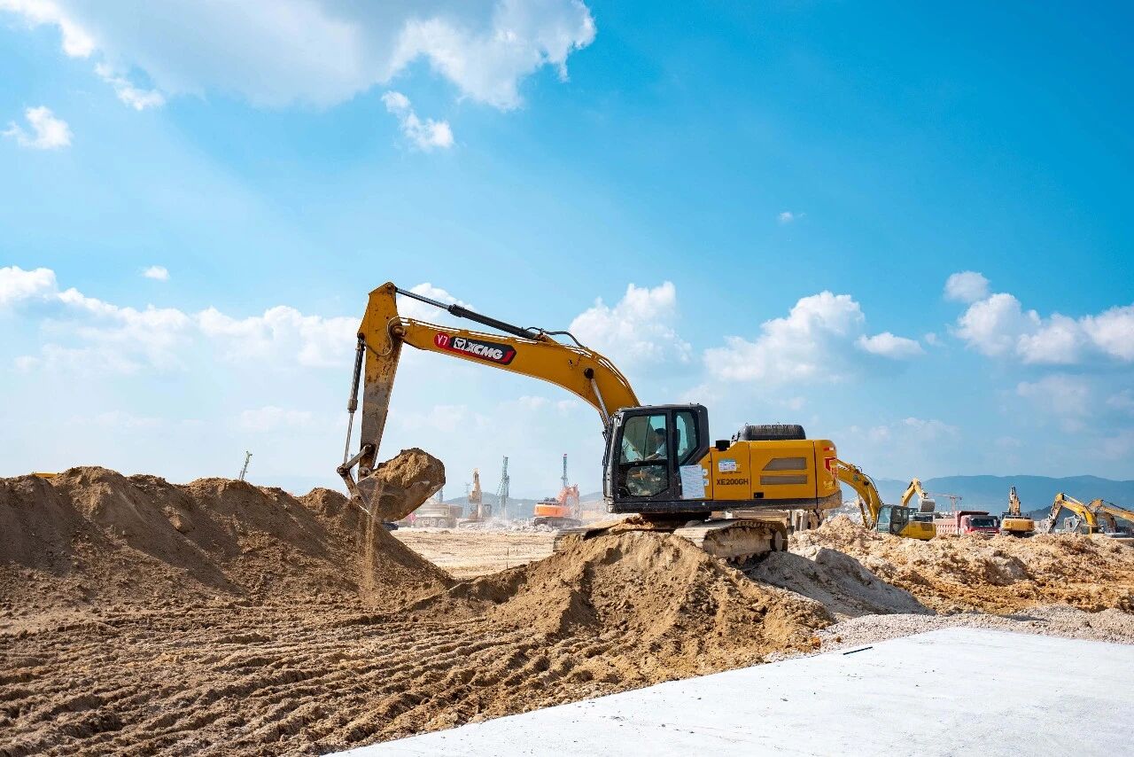 十個(gè)月，一座廠！徐工實(shí)力護(hù)航“超級(jí)電池工廠”