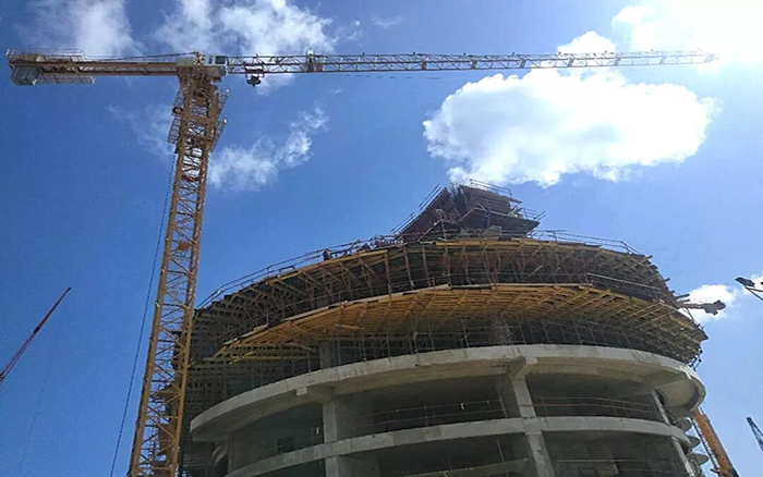 徐工塔機(jī)跨越山海，閃耀“一帶一路”